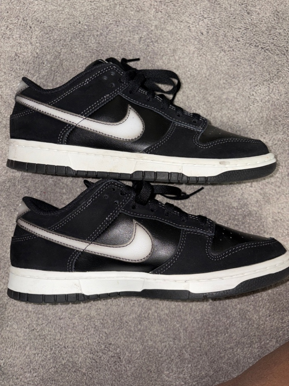 Nike Dunks Low - Picture 3 of 5